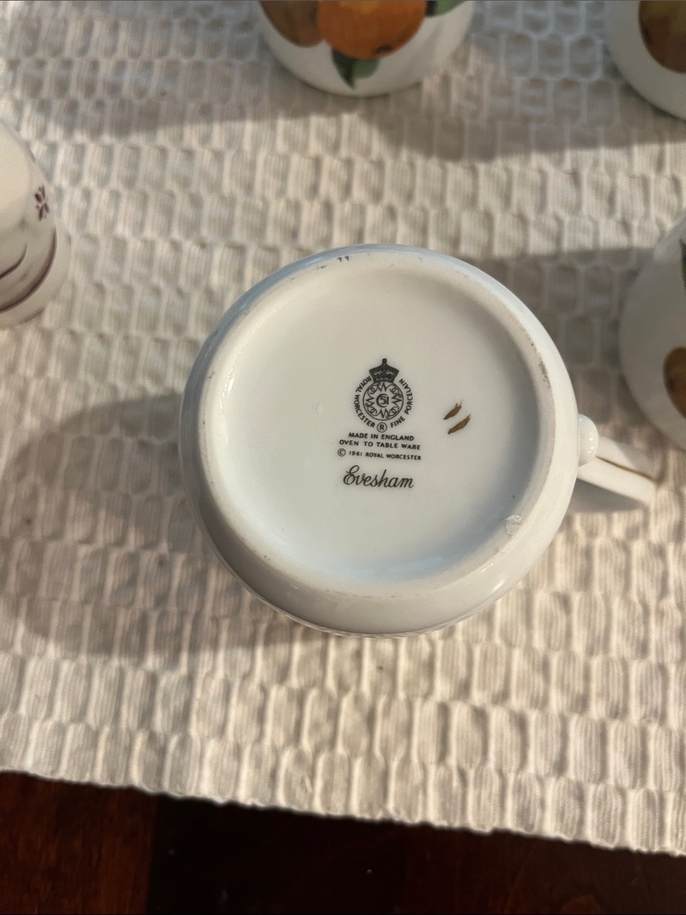 Evesham by Royal Worcester bundle of six mugs - Picture 2 of 6